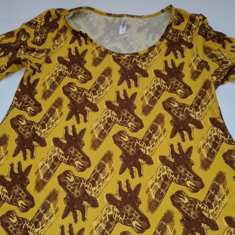 Lularoe Perfect Tee